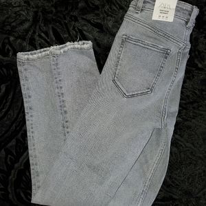 ZARA SKINNY JEANS